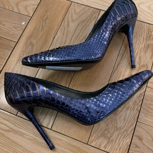 Stuart Weitzman Blue Python Pumps size 9